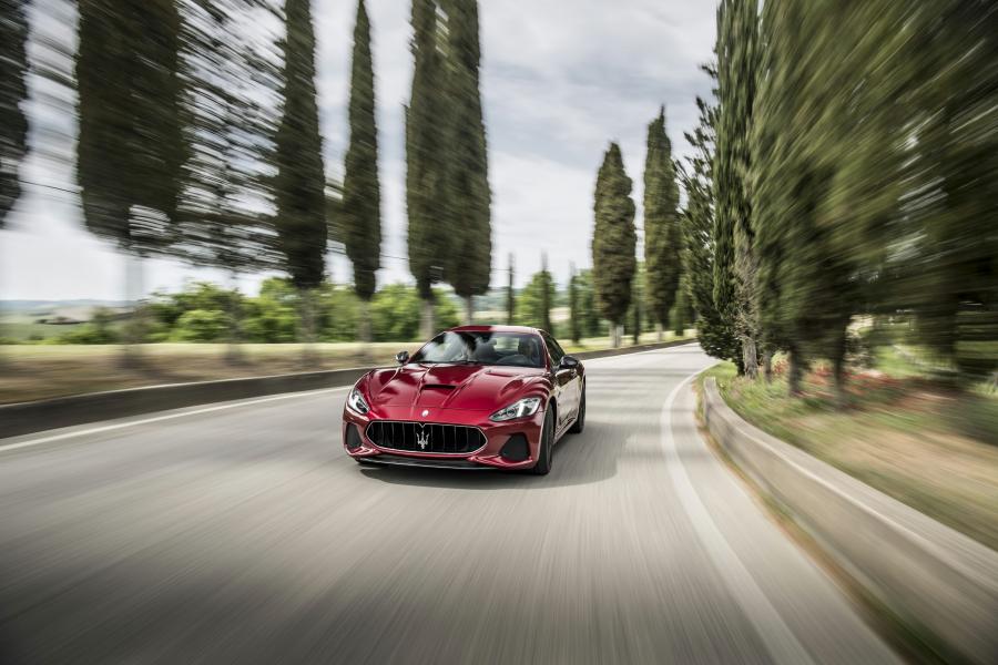  Maserati GranTurismo MC 2017 года  (фото 4 из 70)